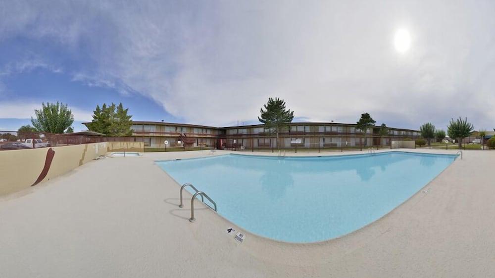Econo Lodge Carlsbad Caverns Area Екстериор снимка