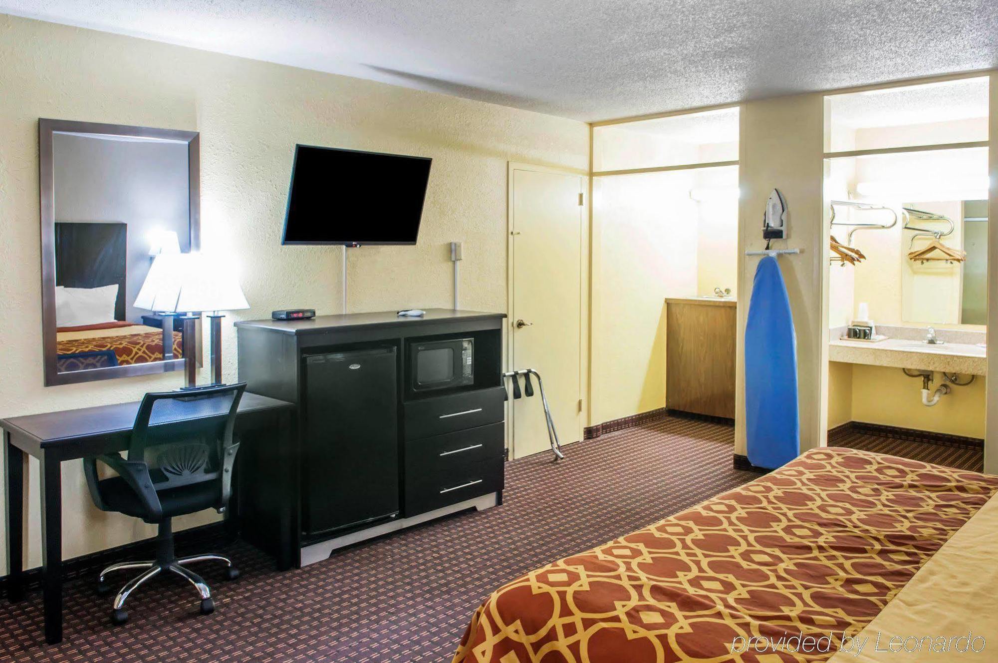 Econo Lodge Carlsbad Caverns Area Екстериор снимка